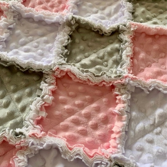Baby girl rag quilt blanket / stroller car seat size - Picture 10 of 12